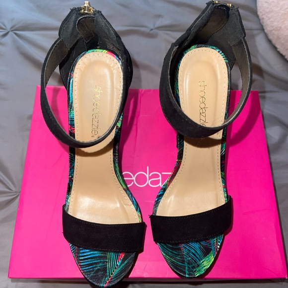 Shoe Dazzle Multicolor Wedge Size 7 - Picture 2 of 7